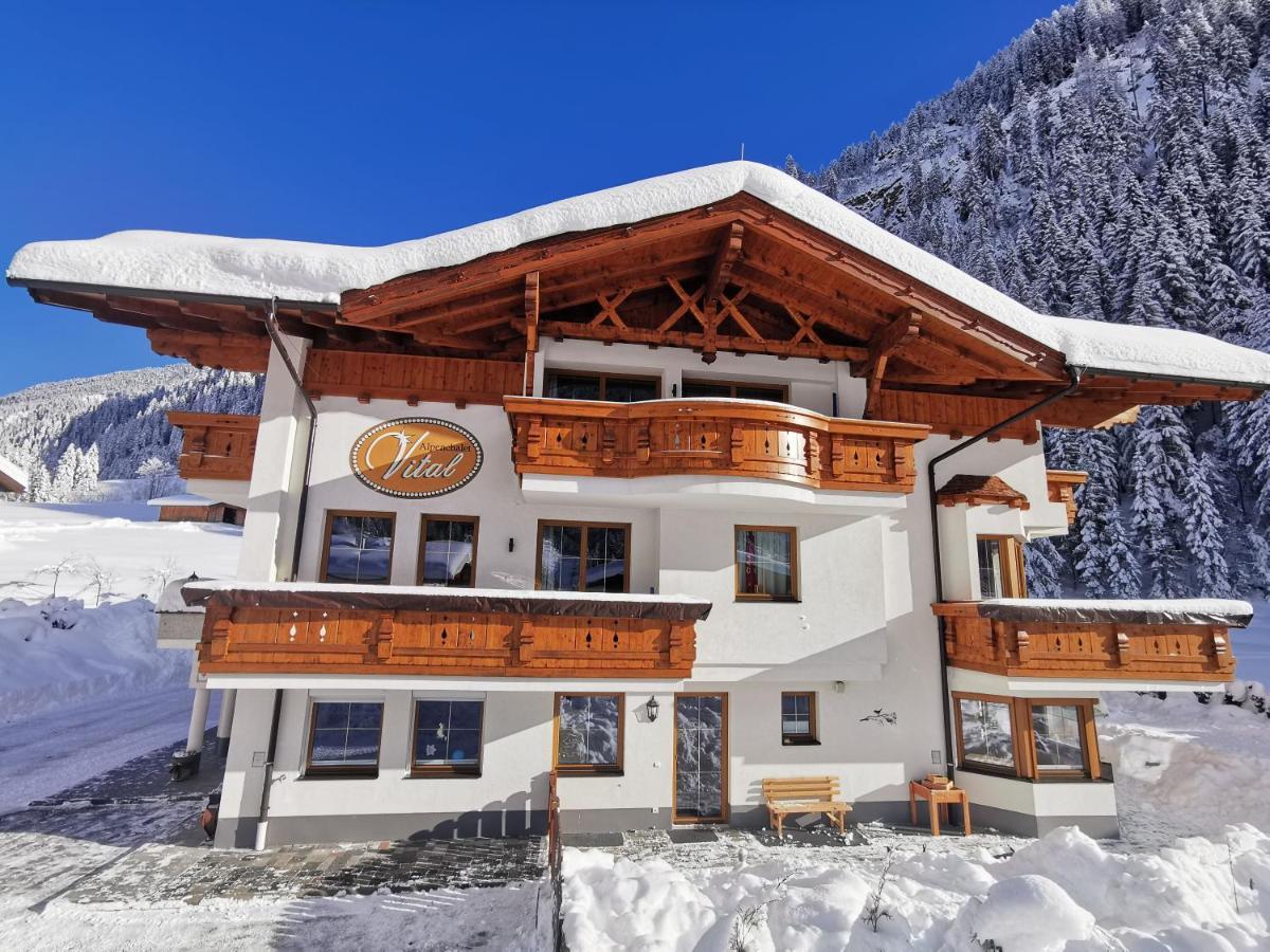 Alpenchalet Vital Neustift im Stubaital Exterior photo